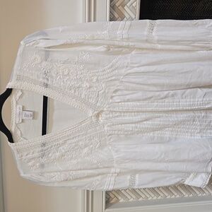 White House Of Harlow XS Embroidered V-Neck Blouse